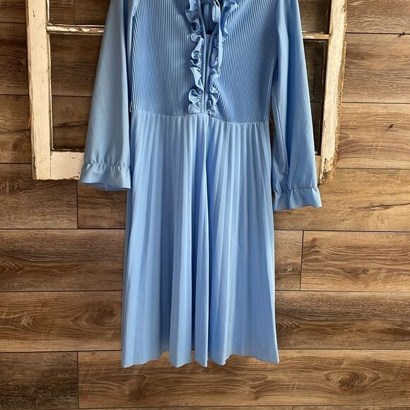 Ladies Powder Blue Vintage 70’s Ruffled Pleated Dress, See Description - Picture 3 of 6